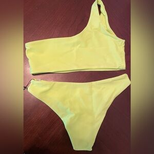 ⭐️Host Pick⭐️ Zaful One-Shoulder Lime Green Bikini Set Size 4 NWT